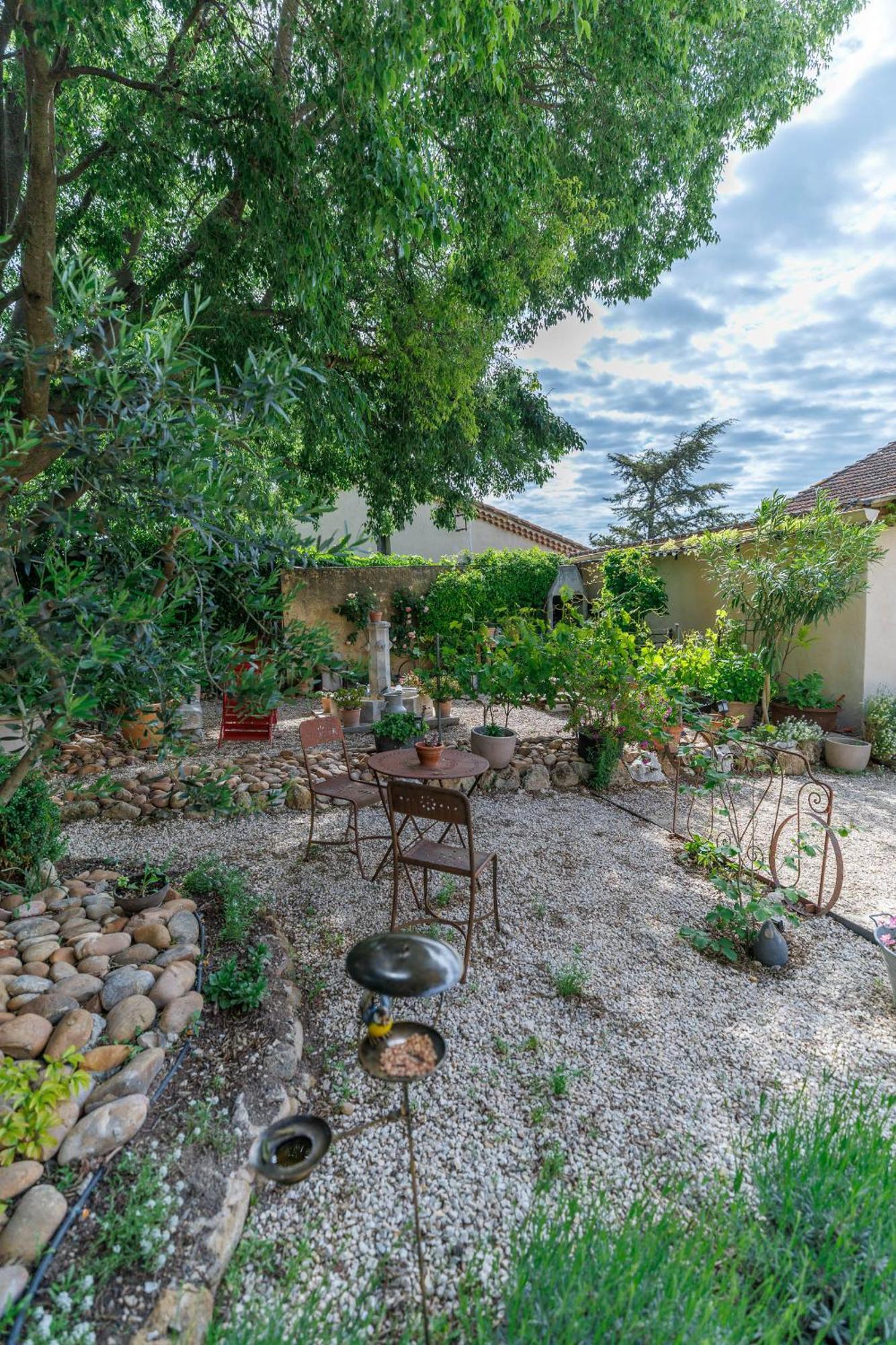 Chambres D'Hotes L'Oreliane En Provence Only Adult Chateauneuf-de-Gadagne Luaran gambar
